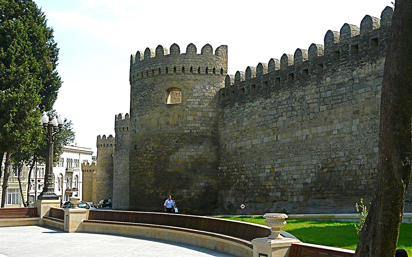 Азербайджан: викинги, халва и нефть (ФОТО)