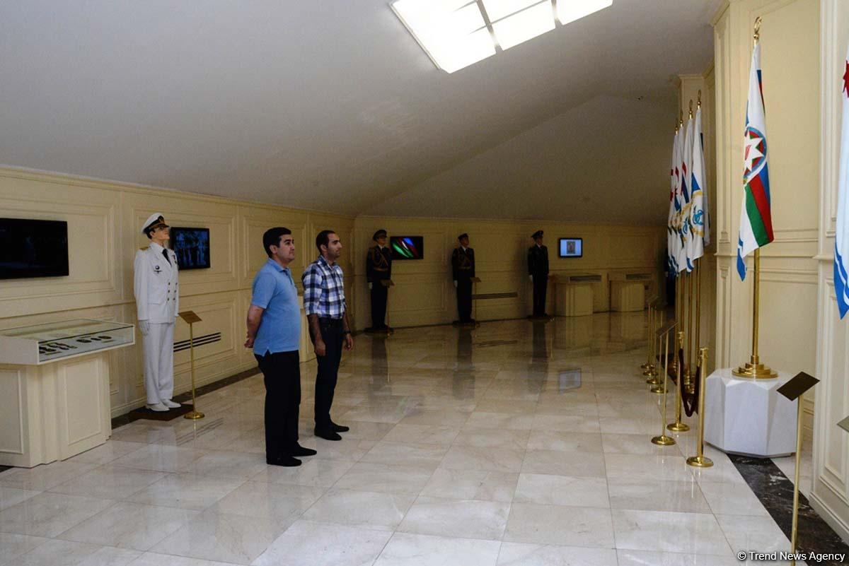 Уникальное путешествие по Бакинскому бульвару для гостей "Формулы-1" (ФОТОРЕПОРТАЖ)