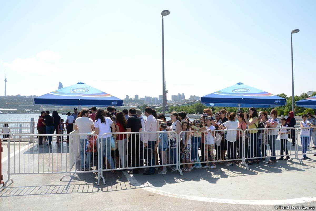 Уникальное путешествие по Бакинскому бульвару для гостей "Формулы-1" (ФОТОРЕПОРТАЖ)