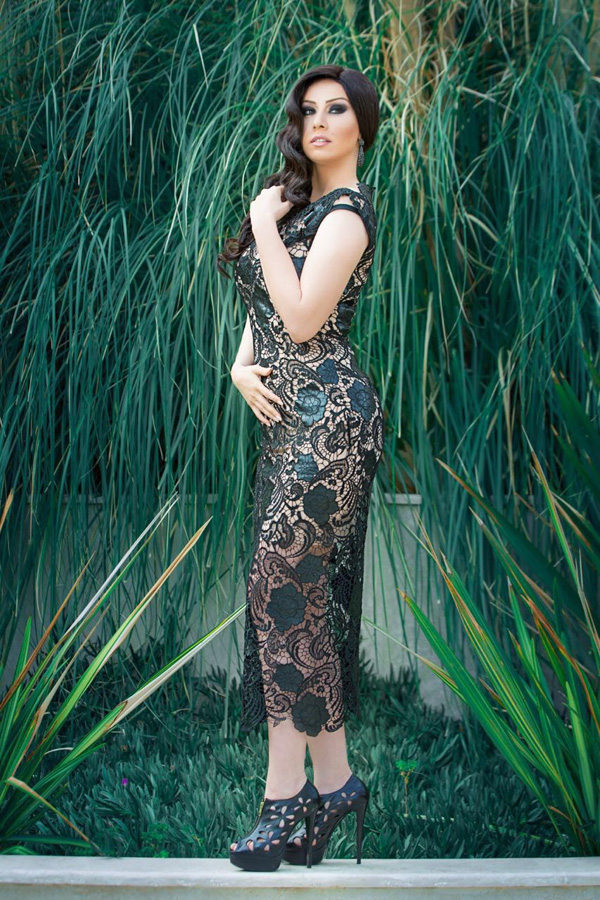 Азербайджанская певица летом предстала в кожаной одежде (ФОТО)