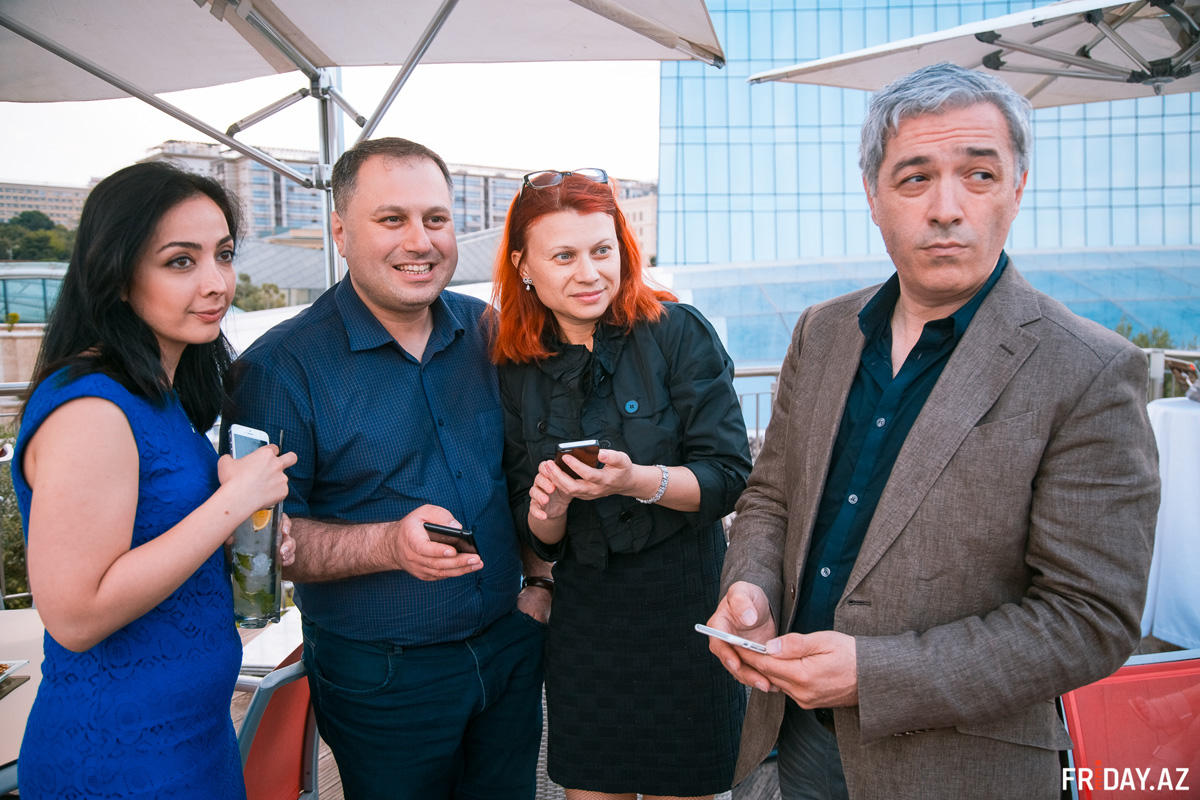 Открытие летнего сезона в Баку – окруженный Огненными Башнями с видом на Каспий (ФОТО)