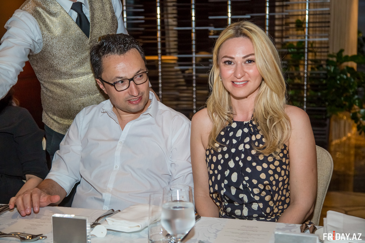 Открытие летнего сезона в Баку – окруженный Огненными Башнями с видом на Каспий (ФОТО)