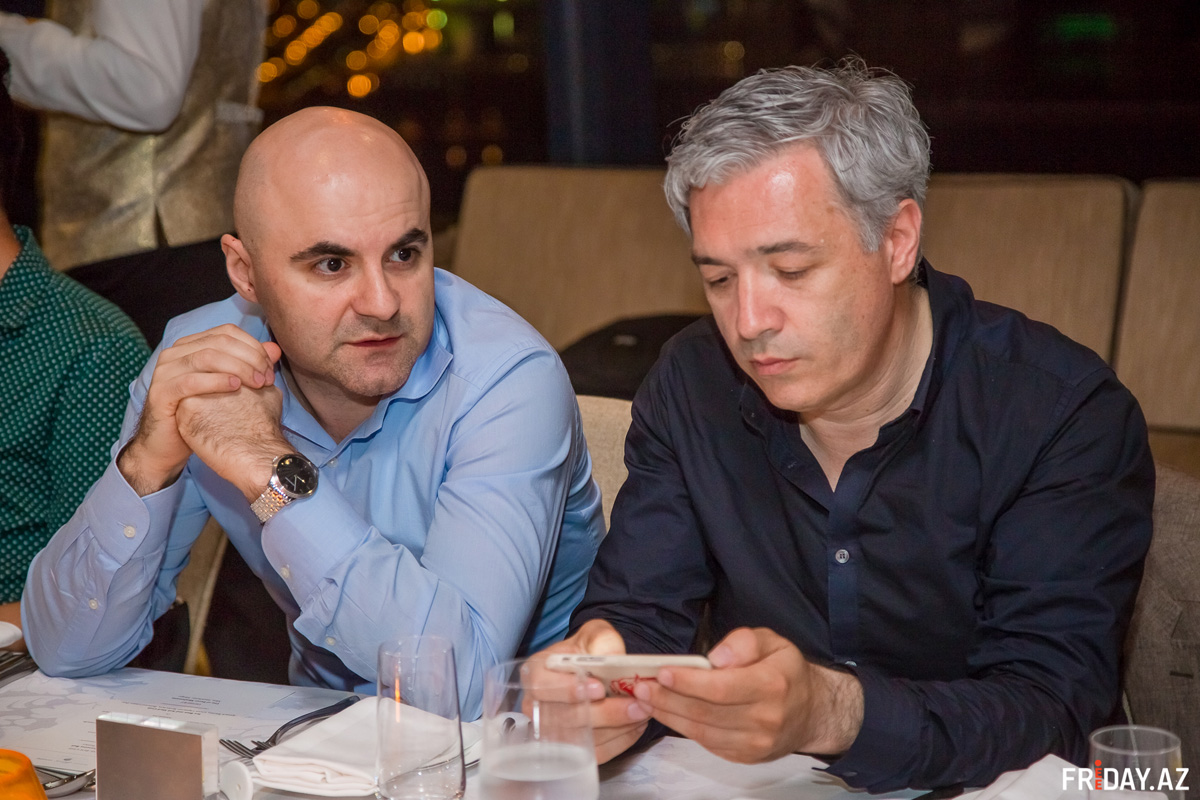 Открытие летнего сезона в Баку – окруженный Огненными Башнями с видом на Каспий (ФОТО)