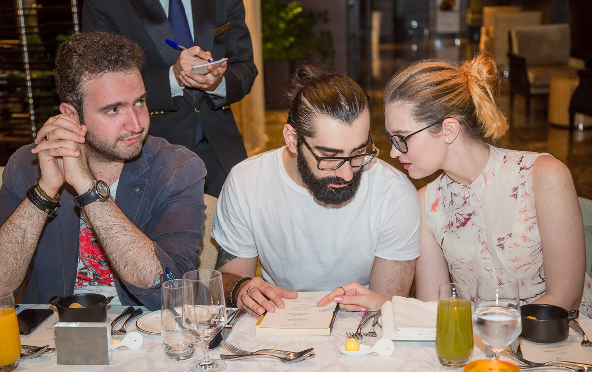 Открытие летнего сезона в Баку – окруженный Огненными Башнями с видом на Каспий (ФОТО)