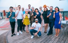 Открытие летнего сезона в Баку – окруженный Огненными Башнями с видом на Каспий (ФОТО)