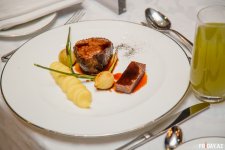 Открытие летнего сезона в Баку – окруженный Огненными Башнями с видом на Каспий (ФОТО)