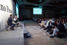 Всемирно известный дизайнер Гаэтано Пеше раскрыл бакинцам секреты успеха (ФОТО)