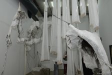 YARAT представляет две выставки - "300 слов на сопротивление" и "Мелкая ложь" (ФОТО)