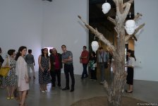 YARAT представляет две выставки - "300 слов на сопротивление" и "Мелкая ложь" (ФОТО)