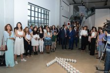 YARAT представляет две выставки - "300 слов на сопротивление" и "Мелкая ложь" (ФОТО)