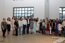 YARAT представляет две выставки - "300 слов на сопротивление" и "Мелкая ложь" (ФОТО)