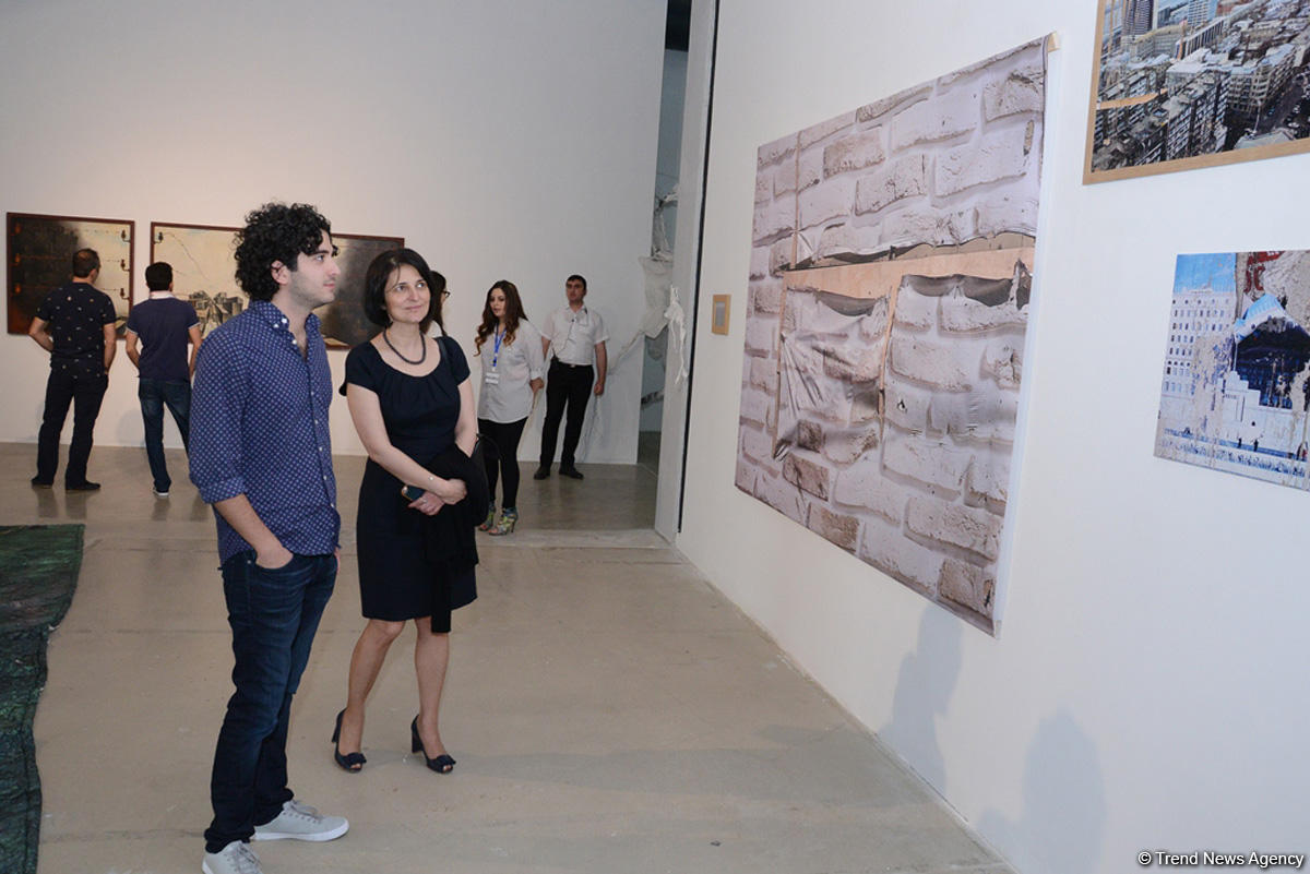 YARAT представляет две выставки - "300 слов на сопротивление" и "Мелкая ложь" (ФОТО)