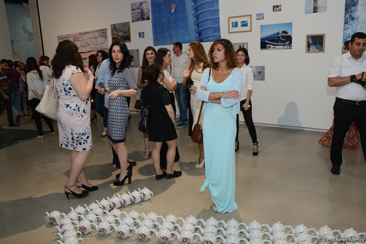 YARAT представляет две выставки - "300 слов на сопротивление" и "Мелкая ложь" (ФОТО)