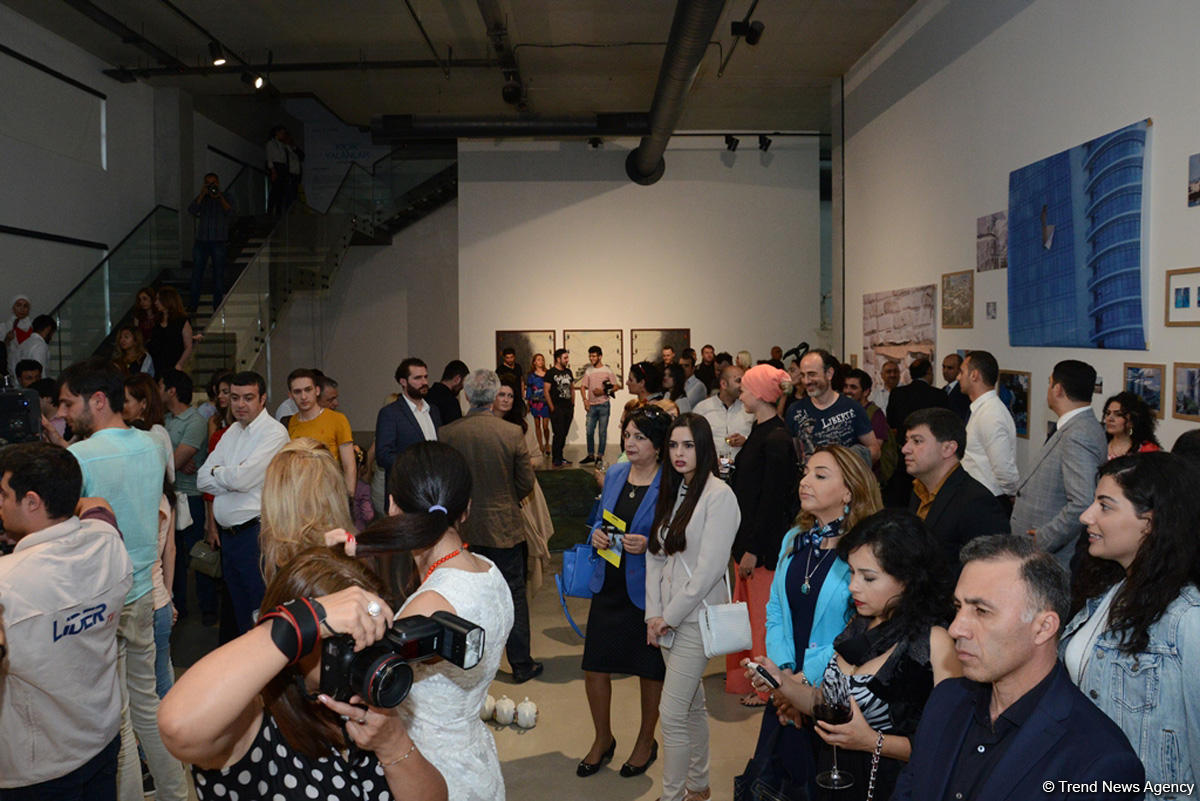 YARAT представляет две выставки - "300 слов на сопротивление" и "Мелкая ложь" (ФОТО)