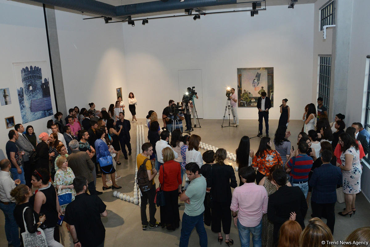 YARAT представляет две выставки - "300 слов на сопротивление" и "Мелкая ложь" (ФОТО)