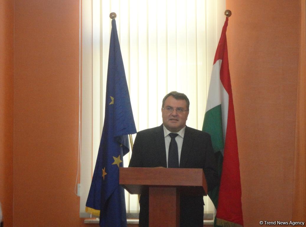 101 азербайджанская народная сказка на венгерском языке (ФОТО)