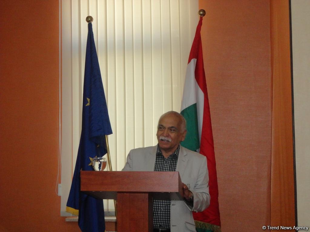 101 азербайджанская народная сказка на венгерском языке (ФОТО)