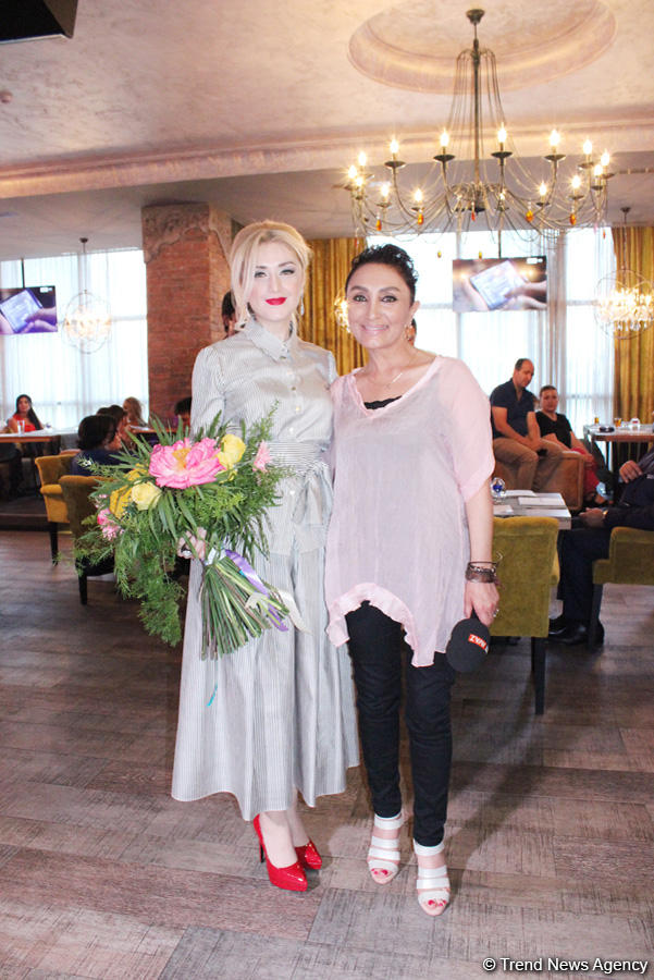 Торжественная презентация проекта Гюльнары Халиловой по пропаганде национальной одежды в Европе (ФОТО)