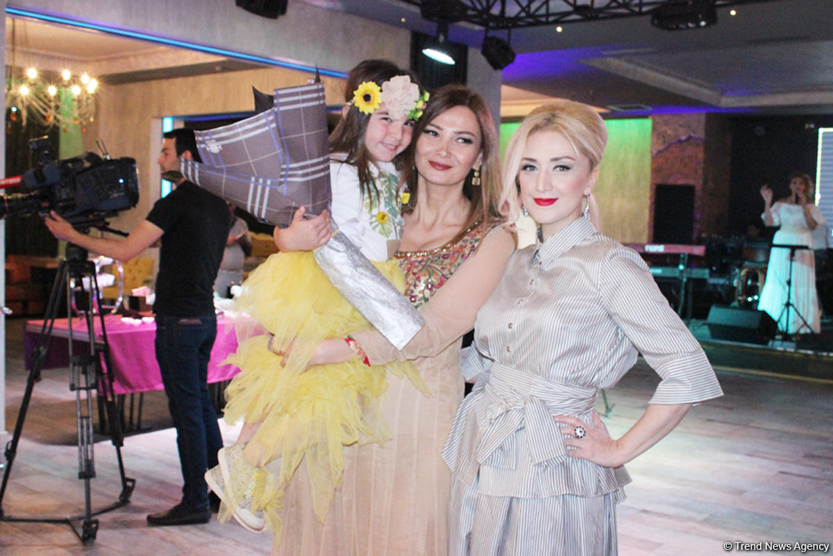 Торжественная презентация проекта Гюльнары Халиловой по пропаганде национальной одежды в Европе (ФОТО)