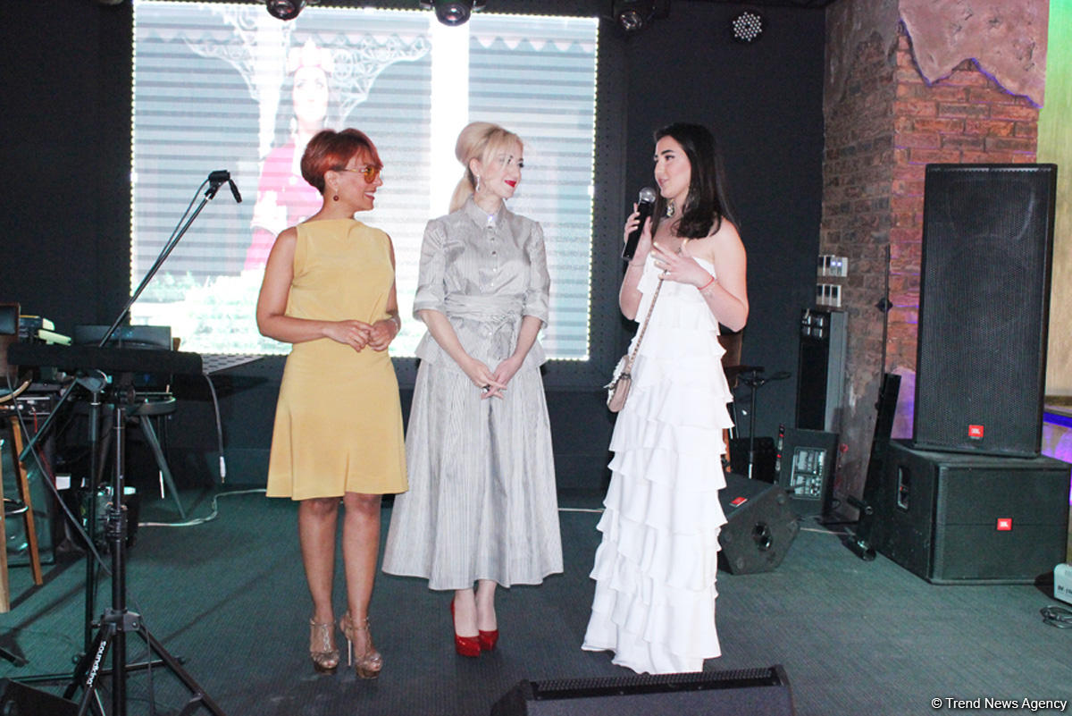 Торжественная презентация проекта Гюльнары Халиловой по пропаганде национальной одежды в Европе (ФОТО)