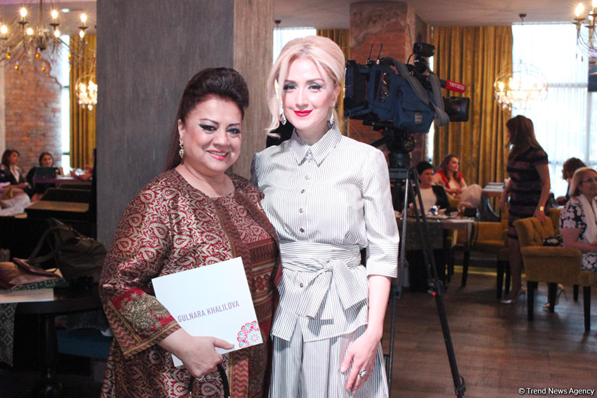 Торжественная презентация проекта Гюльнары Халиловой по пропаганде национальной одежды в Европе (ФОТО)