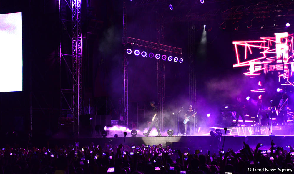 В Баку состоялся концерт Энрике Иглесиаса (ФОТО)