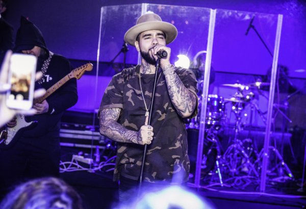 Бывший друг подал на Тимати в суд