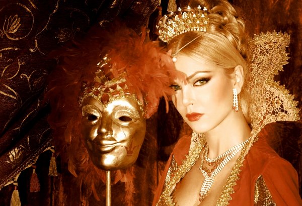 Наина Ибрагимова - мастер перевоплощения, или Награда за фотопроекты (ФОТО)