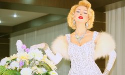 Наина Ибрагимова - мастер перевоплощения, или Награда за фотопроекты (ФОТО)