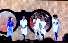 Фаррелл Уильямс совершил прогулку по Приморскому бульвару в Баку (ФОТО)