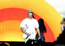 Фаррелл Уильямс совершил прогулку по Приморскому бульвару в Баку (ФОТО)