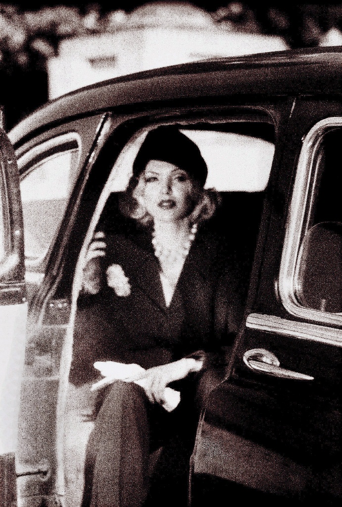 Наина Ибрагимова - мастер перевоплощения, или Награда за фотопроекты (ФОТО)