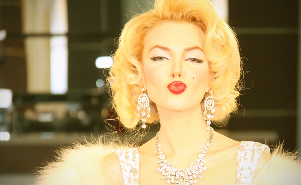 Наина Ибрагимова - мастер перевоплощения, или Награда за фотопроекты (ФОТО)