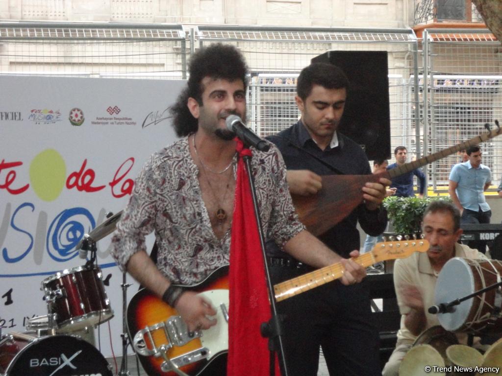 Французы и азербайджанцы отметили День летнего солнцестояния (ФОТО)