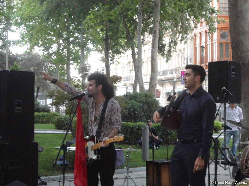 Французы и азербайджанцы отметили День летнего солнцестояния (ФОТО)