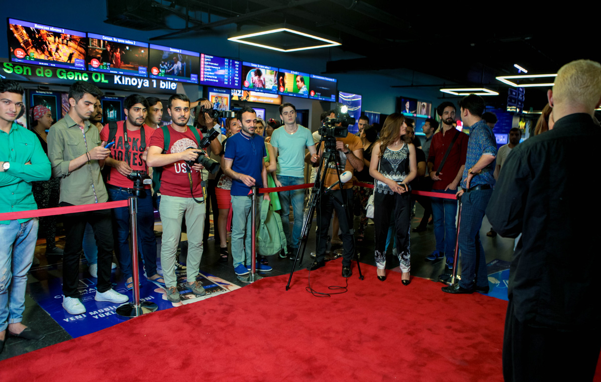 "Славные парни": Эльнур Гусейнов вернулся в Баку  (ФОТО)