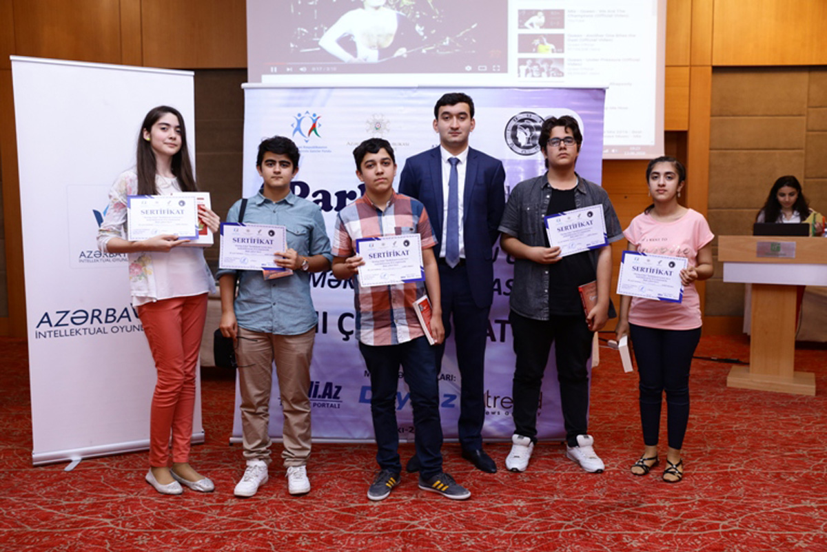 В Азербайджане определились самые сильные юные знатоки (ФОТО)