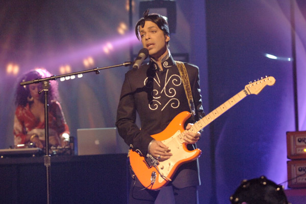 Куртка певца Принса продана за $96 тыс.