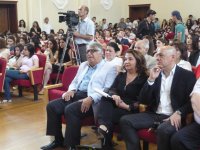 Прощание со студенческой жизнью в Баку - цветы, музыка, подарки (ФОТО)