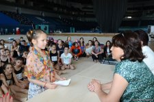 В Баку прошла встреча юных гимнастов с олимпийскими чемпионками (ФОТО)