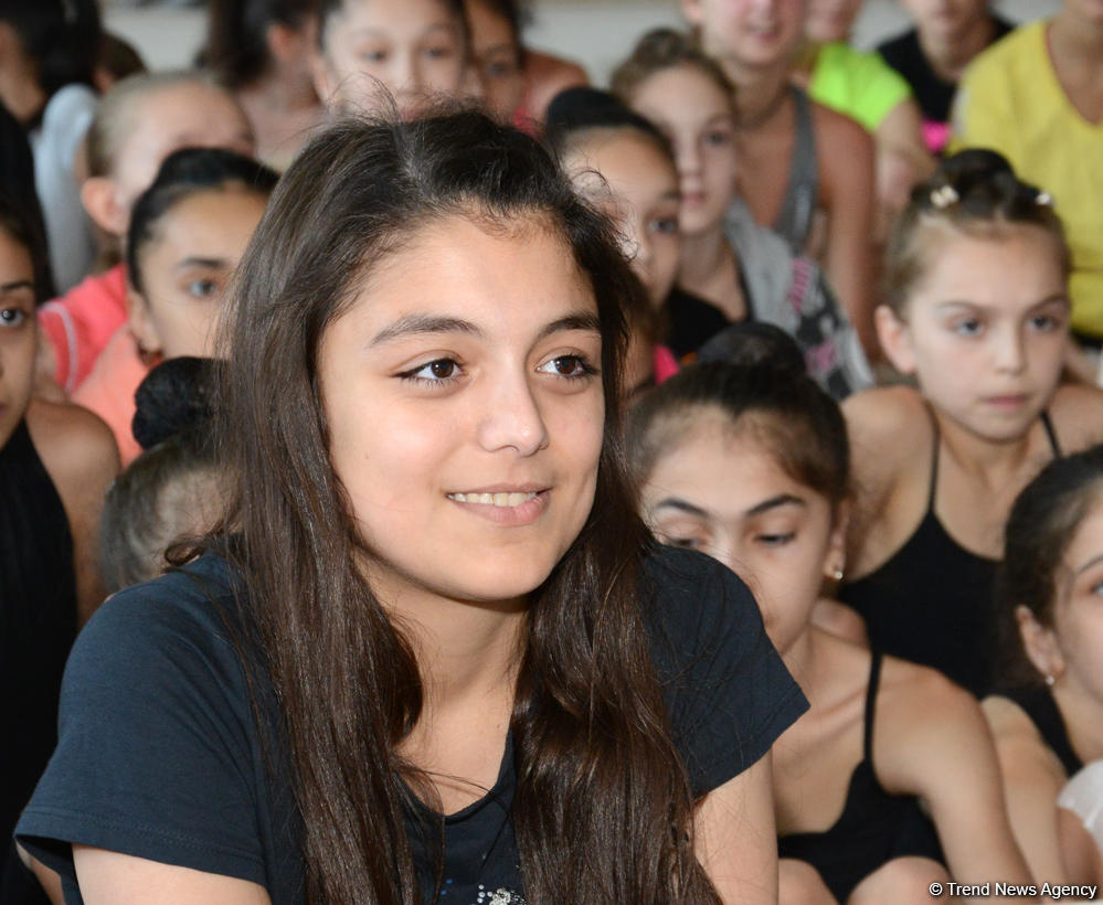 В Баку прошла встреча юных гимнастов с олимпийскими чемпионками (ФОТО)