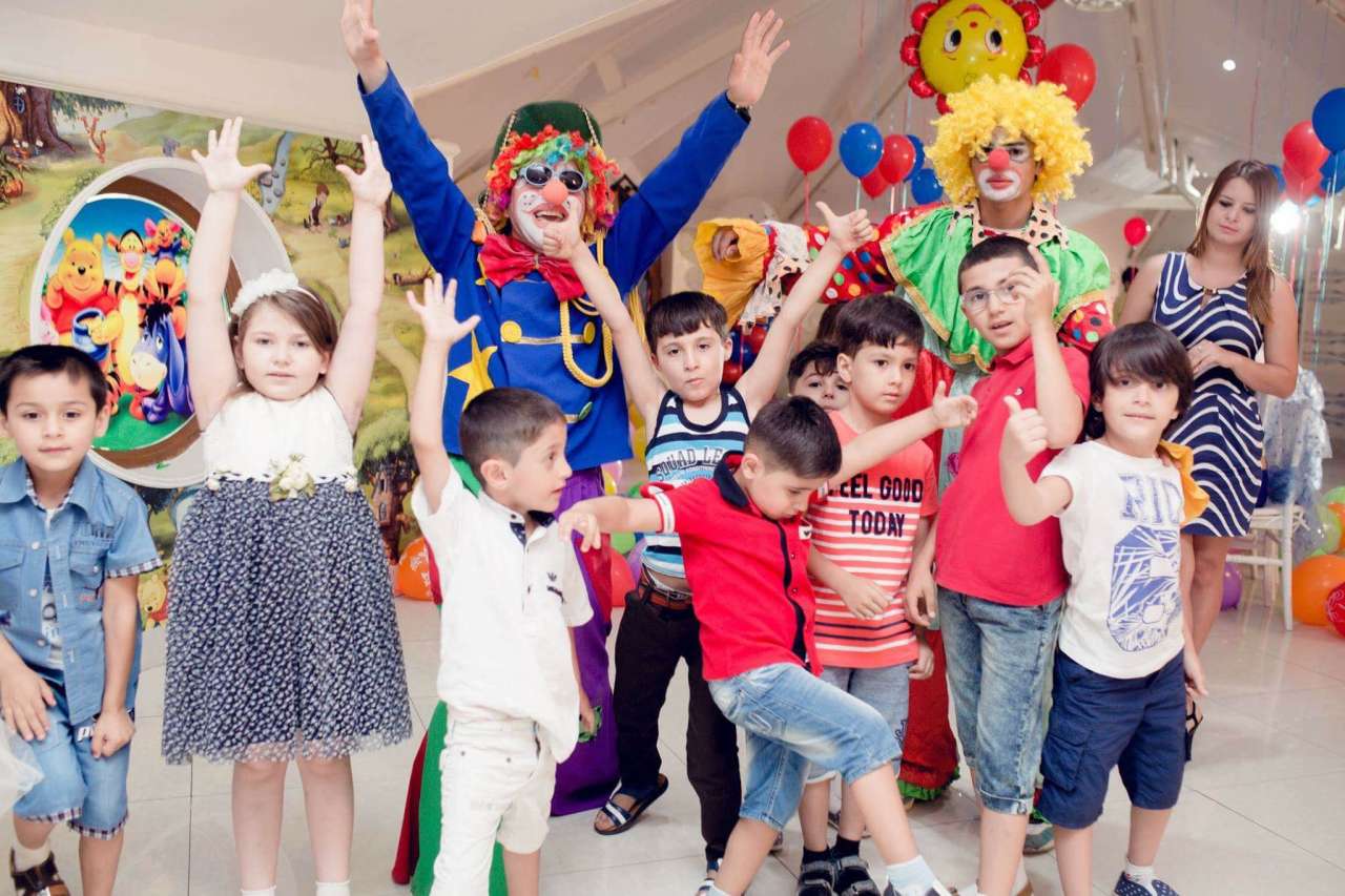 Невесты по WhatsApp для азербайджанского актера, или Ночные съемки (ФОТО)