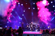 Российские СМИ высоко оценили Международный фестиваль "Жара" в Баку (ФОТО)