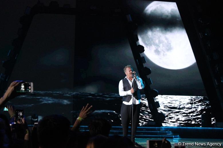 Российские СМИ высоко оценили Международный фестиваль "Жара" в Баку (ФОТО)