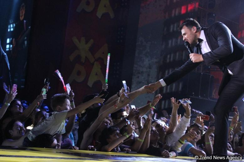 Российские СМИ высоко оценили Международный фестиваль "Жара" в Баку (ФОТО)