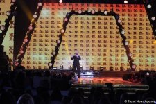 Грандиозный фестиваль "Жара" в Баку завершился композицией Магомаева и праздничным салютом (ФОТО)