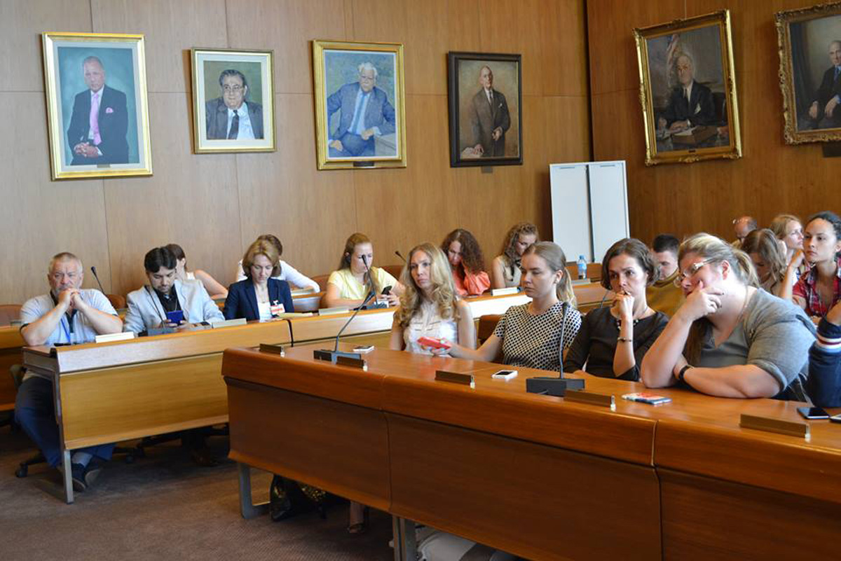 Азербайджанский режиссер удостоен сертификата ООН (ФОТО)