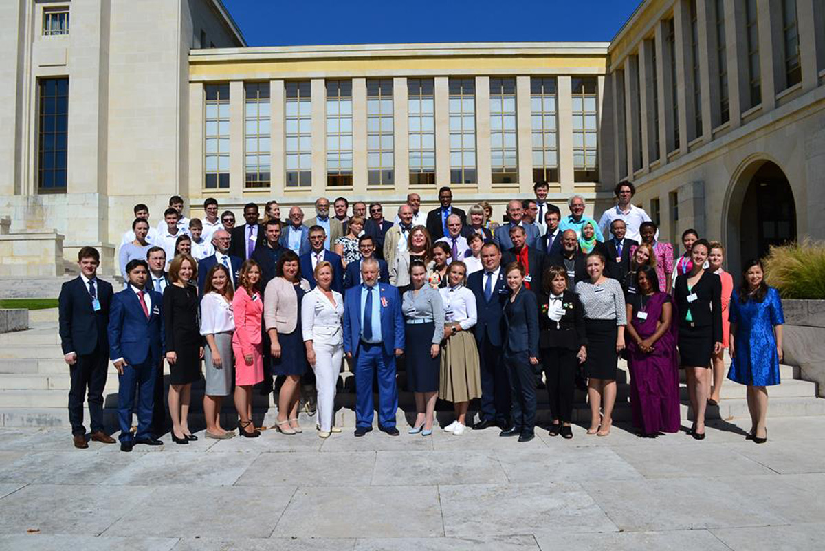 Азербайджанский режиссер удостоен сертификата ООН (ФОТО)