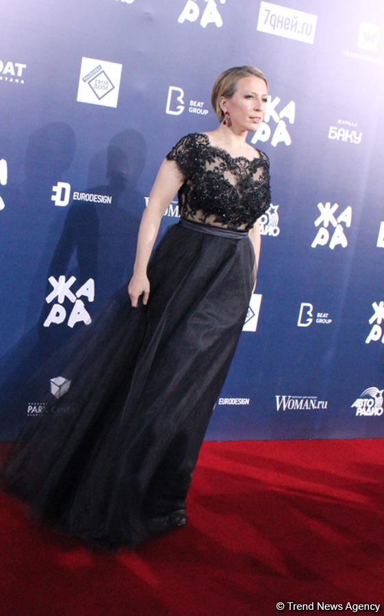 Известная российская телеведущая Яна Чурикова приедет в Баку (ФОТО)