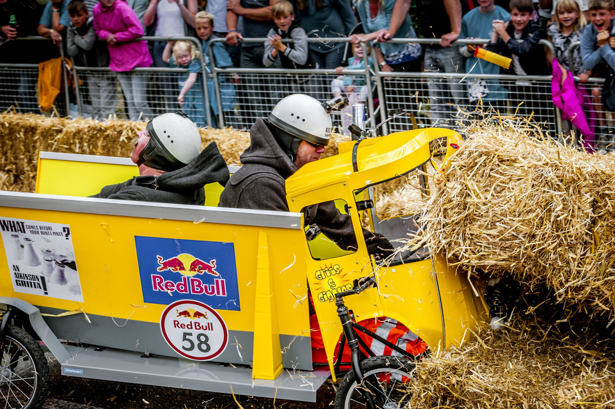 Такого Баку еще не видел! Гонки на драндулетах (ВИДЕО, ФОТО)